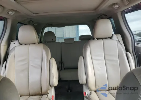 2014 Toyota Sienna Xle z USA, uszkodzony, nr VIN 5TDDK3DC2ES083422